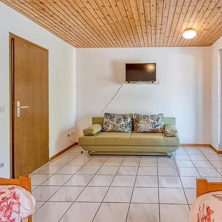 Kiki Spada Konukevi 3*