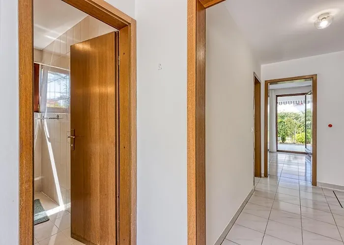 招待所 Kiki Spada 波雷奇